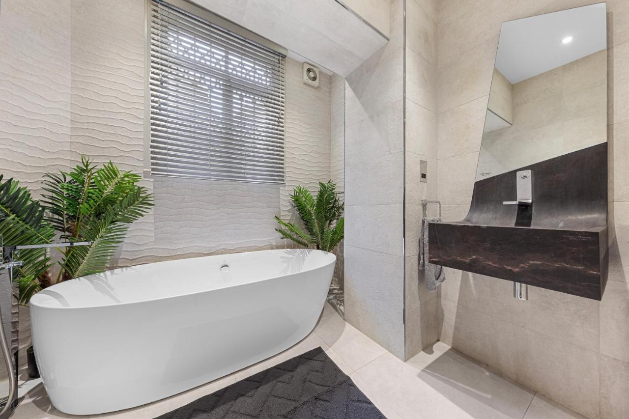 Apartament Harrods 2 Bed Lux Flat W/Patio Londyn Zewnętrze zdjęcie